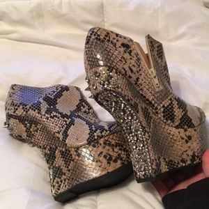 7.5 snake heels